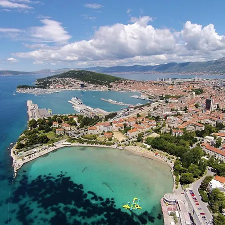 With A Parking Space - 23263 スプリト