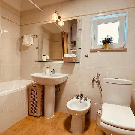 With A Parking Space - 23263 Apartment Split