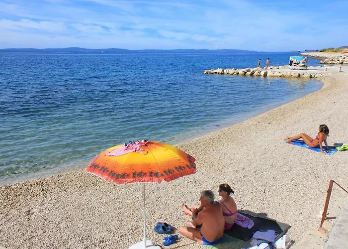 With A Parking Space - 23263 *